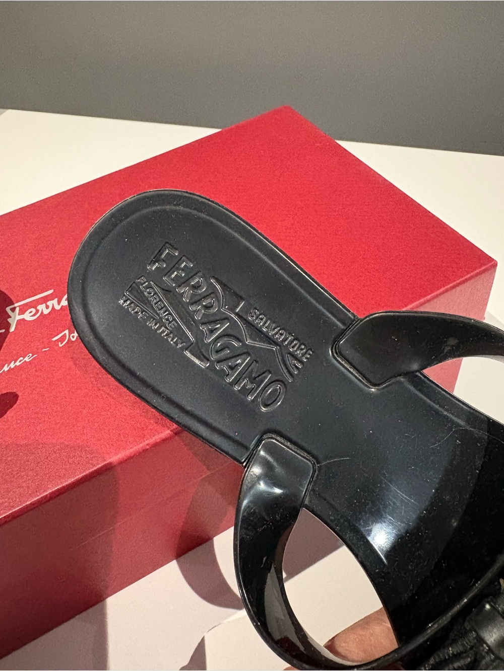 Salvatore Ferragamo Black Bow Jelly Thong Sandals - Picture 5 of 7